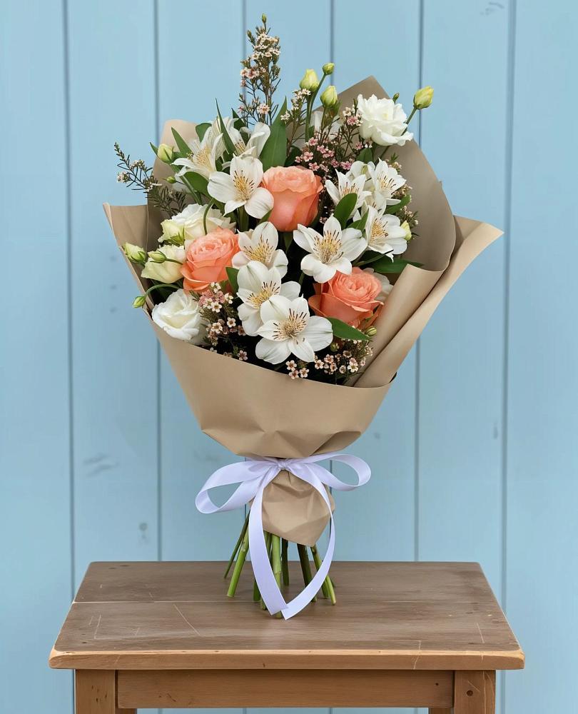 Букет цветов из: Альстромерии, Лизиантусы, Розы и Хризантемы в Ярославле